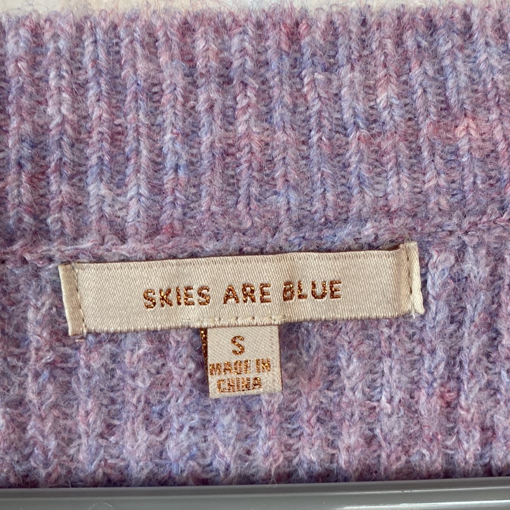 GORGEOUS cardigan with all the details! - Picture 2 of 5